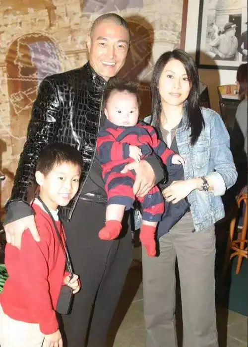 又一知名港星烧炭自杀,任达华悲痛落泪,知情人爆出最新细节|马|周海媚