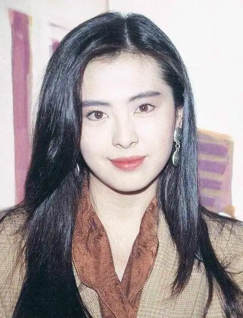 56岁王祖贤真正美了一辈子:年轻时风华绝代,老了仍优雅到骨子里