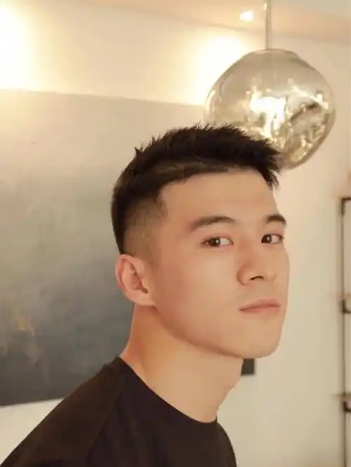 这2款男生短发怕你看到了会去剪!_发型