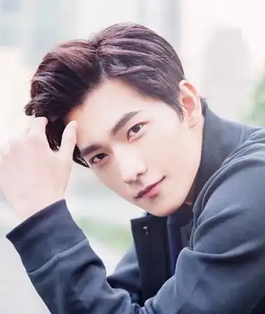 本以为杨洋三七分够帅了,直到看他"大背头",网友:这谁顶得住