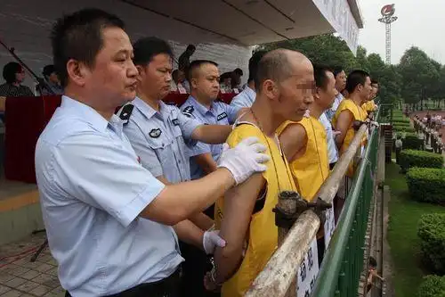 湖南娄底举行公捕公判大会 6千人参加(组图)