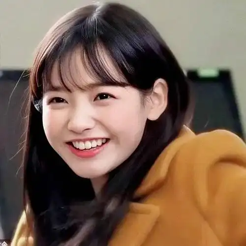 求笑得开心的女生头像