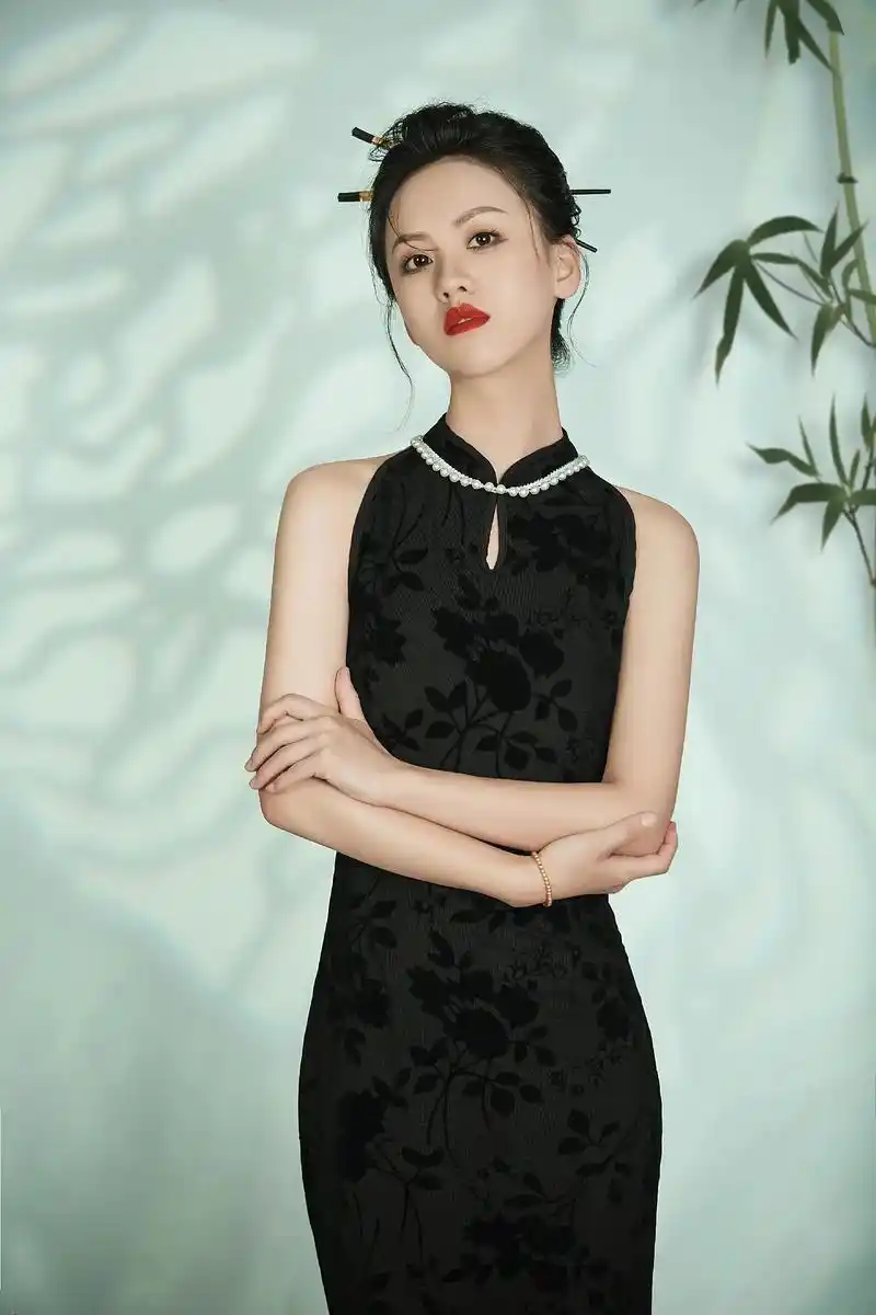 每一个东方女孩都应该有一套自己旗袍,国风韵 - 抖音