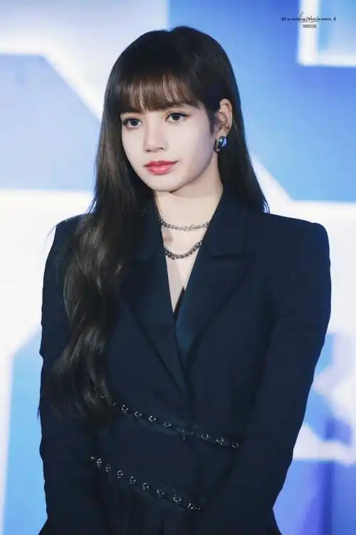 9. blackpink lisa