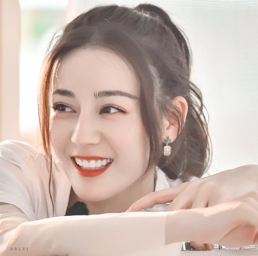 迪丽热巴头像