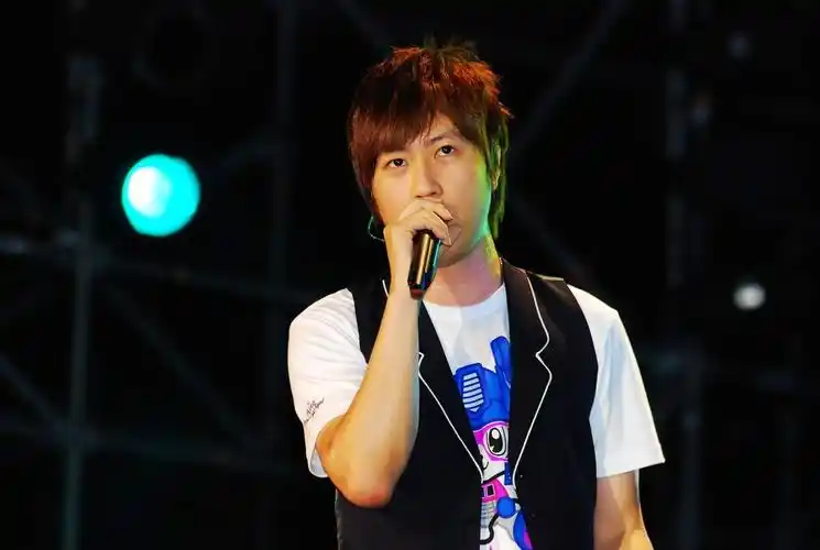 p>陈信宏(阿信),1975年12月6日出生于台湾省台北市北投区,祖籍福建省