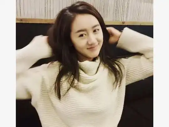 1. 袁冰妍早期的演艺生涯