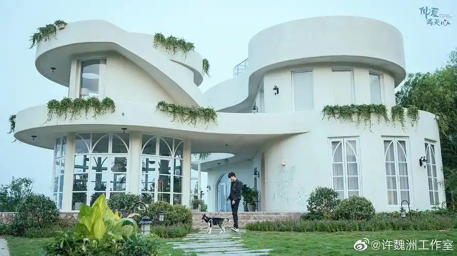 可能是许魏洲工作室发的最后一波仲夏满天心剧照啦靳泽一洛天然再见