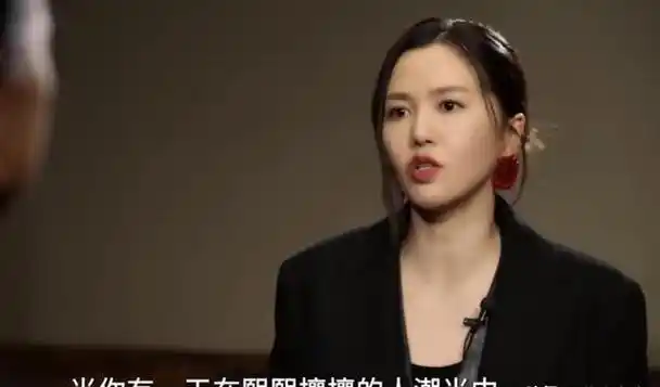 16年后再看谭维维:才懂大众为啥对她意难平,人生太传奇