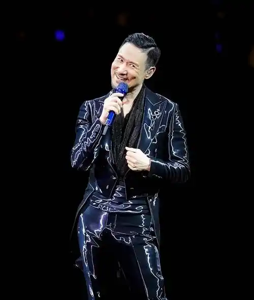 张学友上海巡演险陷假唱_观众们_演出_演唱会