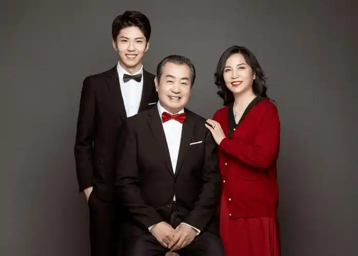 记录每个高光时刻699元抢价值380元全家福套餐更有情侣照儿童写真定个