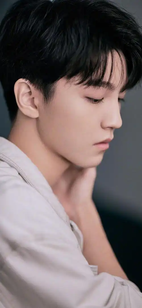 1/3下一页尾页时间:2021-04-02浏览:(541)标签:王俊凯格式:jpg