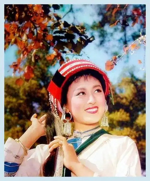 电影《阿诗玛》幕后波折,杨丽坤角色替换原因,张瑞芳的关键救援