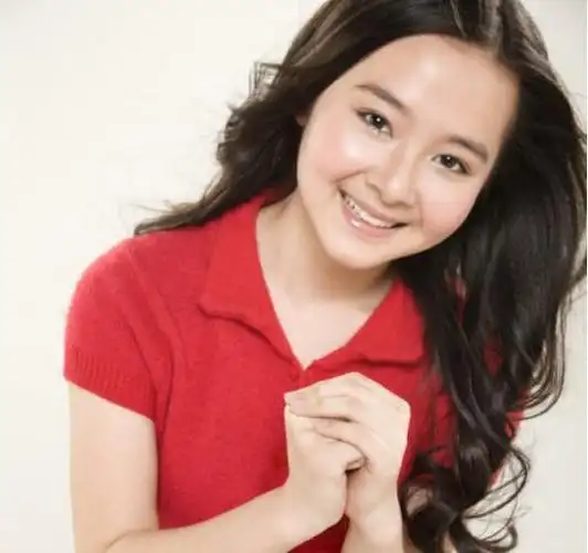 被传是释小龙的老婆因包青天成名