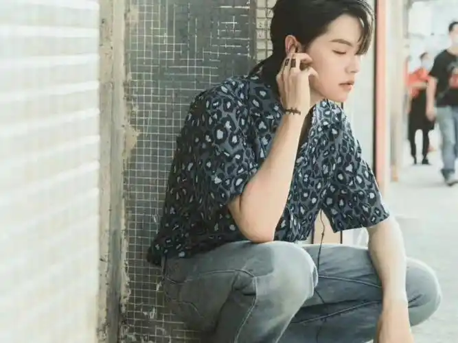 【肖宇梁】想看你笑,想看你跳,想你的一颦一笑