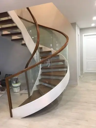 180°旋弧玻璃楼梯扶手.