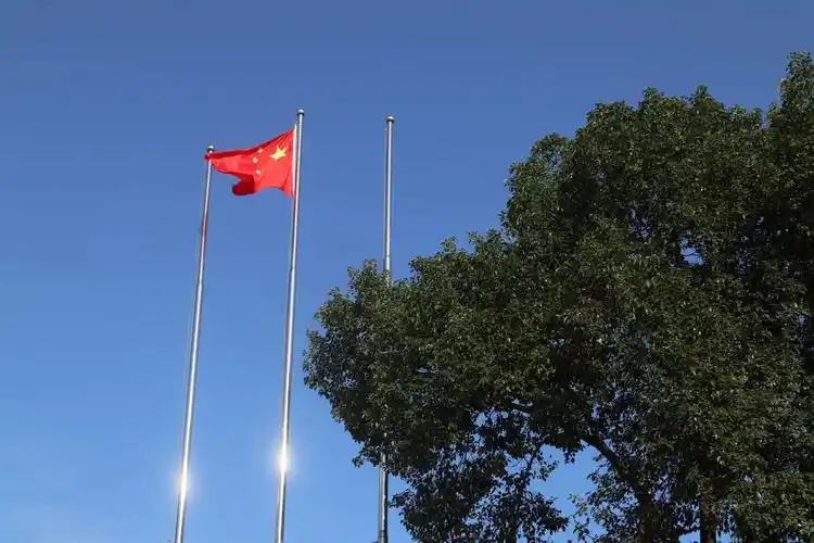 无论路途多么艰险,我们5班- 不畏山高靖远!