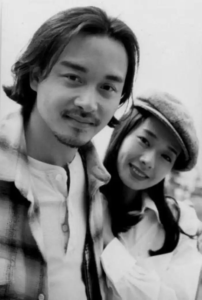 毛舜筠日前接受采访时谈及张国荣她感慨道:"如今回忆