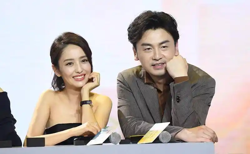 盘点佟丽娅雷佳音13次合影,我好像发现了什么_网友_支持_事件