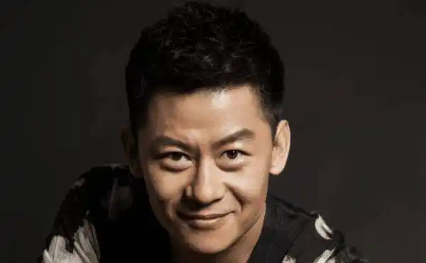 可能在一个男演员当中,李健并不是特别有名气的,但其实作为很多与他