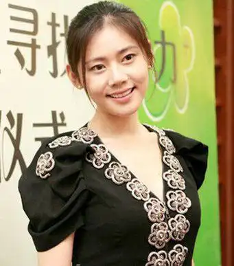 秋瓷炫多次整容天涯秋瓷炫整容过吗