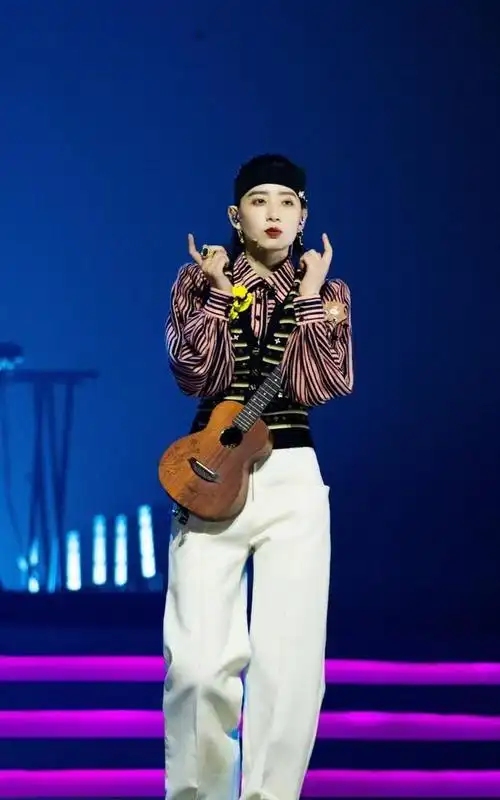 乘风破浪的姐姐李斯丹妮