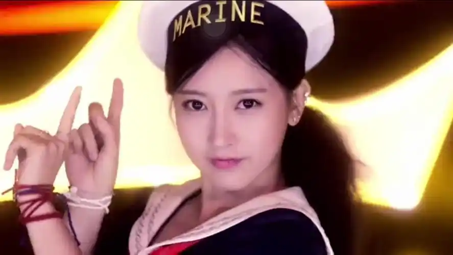 这两个人是tara的谁