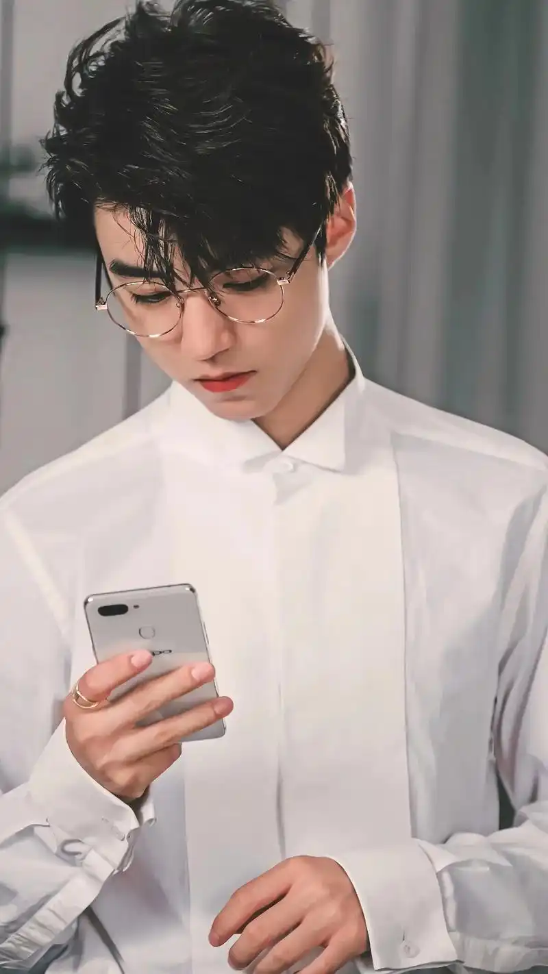 0|你喜欢王俊凯身上哪个点.无水印高清壁纸免费 - 抖音