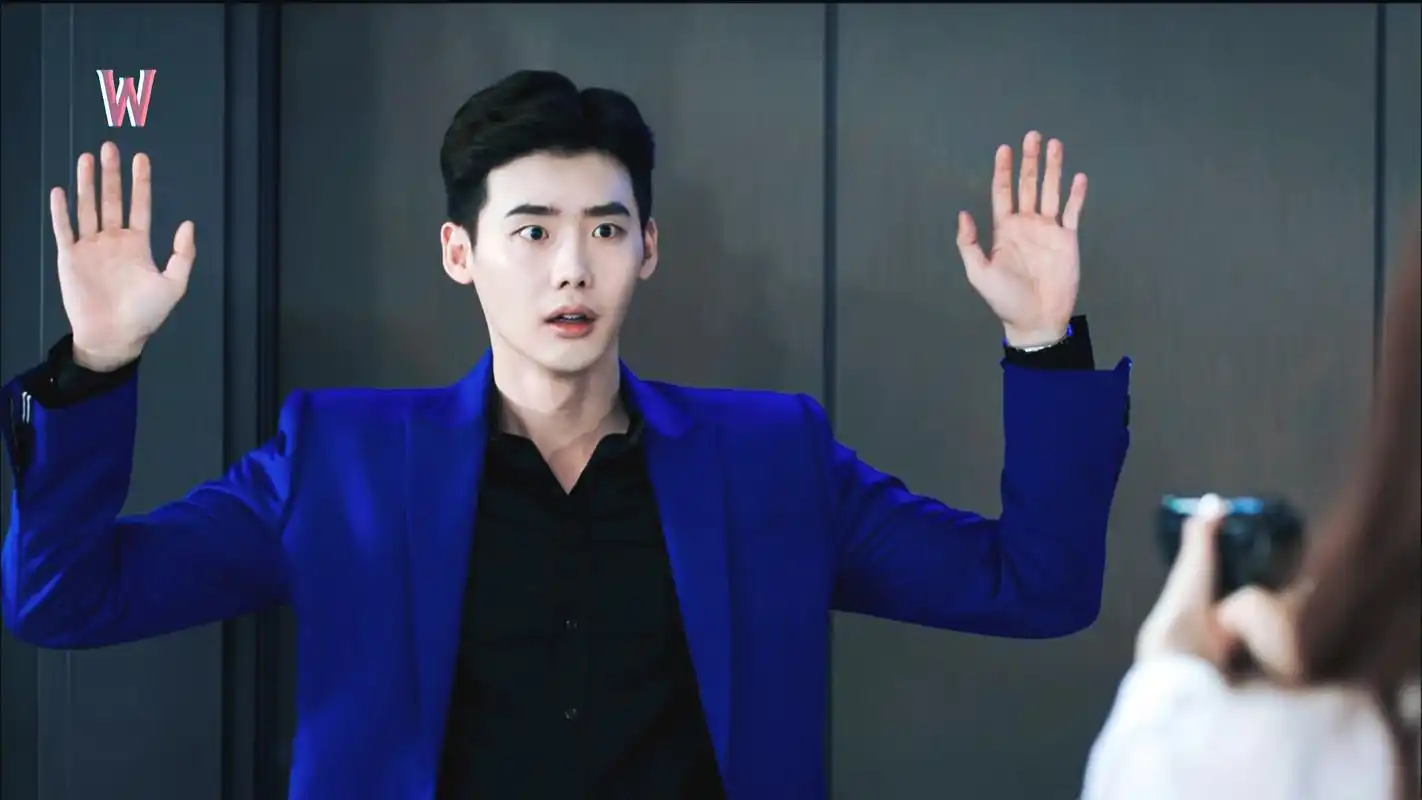 《w两个世界》李钟硕帅气剧照图片桌面壁纸