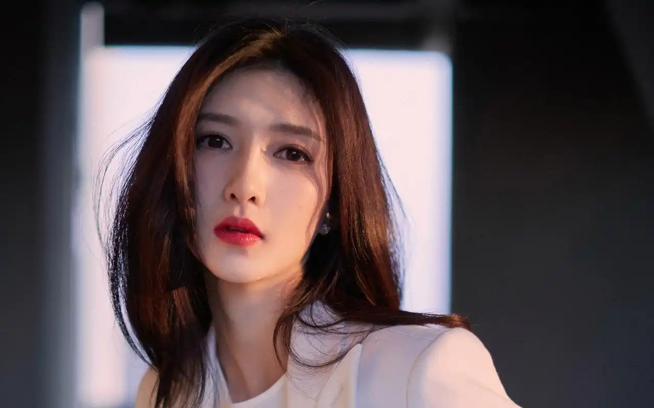 江疏影魅力写真,外形清丽窈窕!