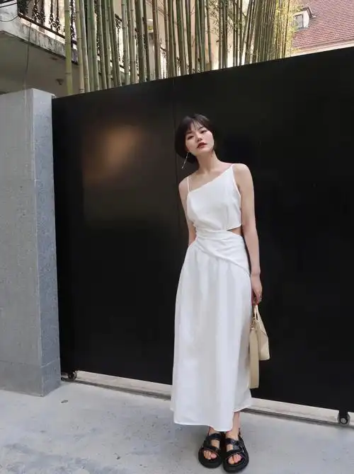 短发女孩的夏日穿搭还得是连衣裙啊