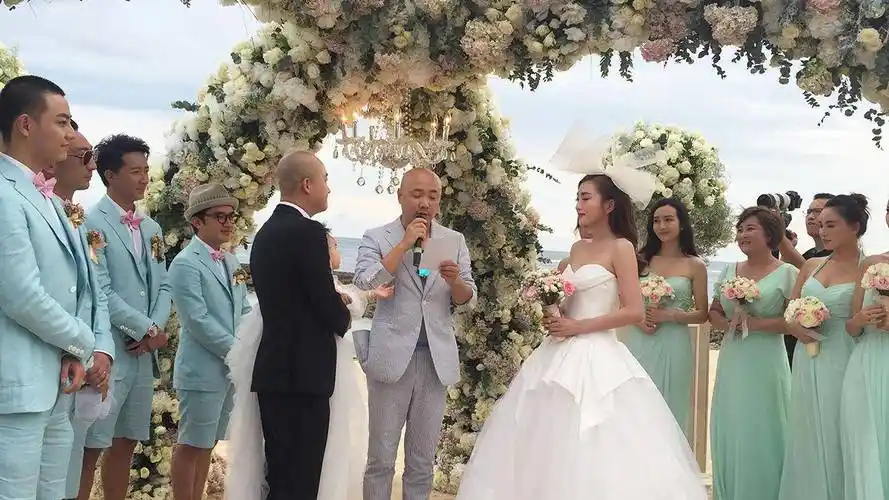 被包贝尔倒打一耙,柳岩忍了六年的恶气终于出了_大鹏_婚礼_节目