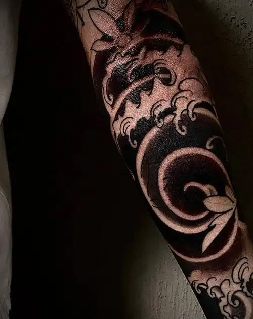 浪花花臂纹身图片_手臂老传统新传统纹身图案