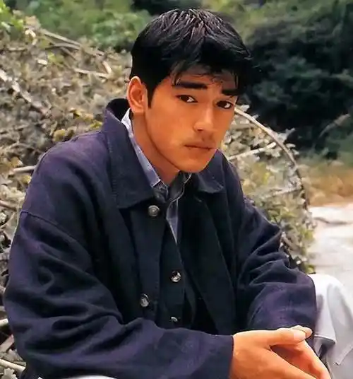 48岁金城武被曝投诉空姐,给完签名后立马"变脸",网友果断脱粉