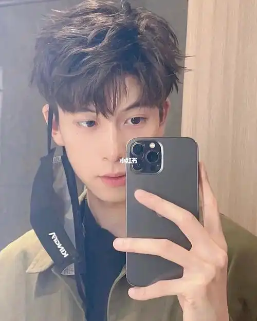 男生微分蝴蝶烫适合所有脸型男生北京烫发 北京染发#今日发型  #男士