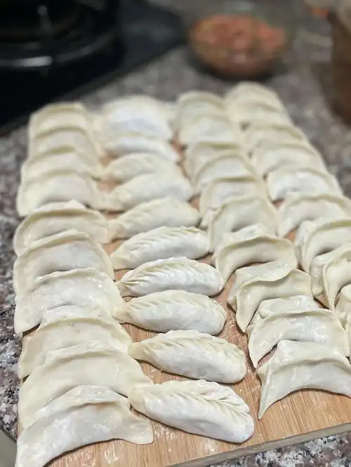 吃妈妈的饺子小时候是和妈妈一起包饺子的记忆妈妈做的饺子陷万能无敌