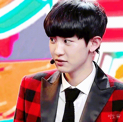 exo朴灿烈动态图片我们的朴王子笑起来真的真的真的太可爱了