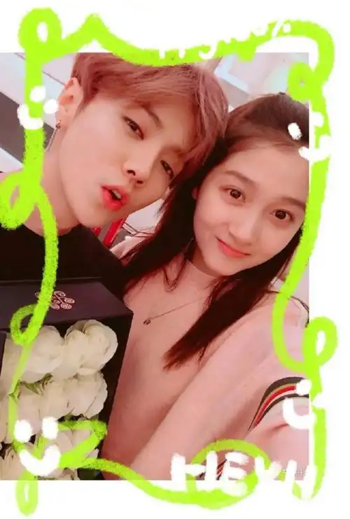 在娱乐圈的风云变幻中,鹿晗与关晓彤的名字总是紧密相连.