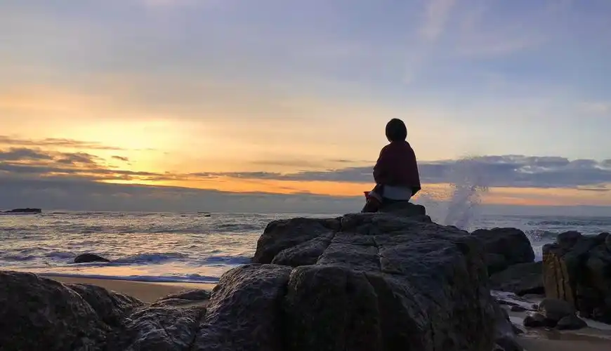 大海,海边,朝霞,晚霞,彩霞,人,剪影,沙滩,礁石,天空,背影
