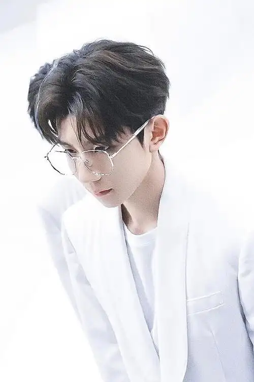 帕莎眼镜品牌代言人王源