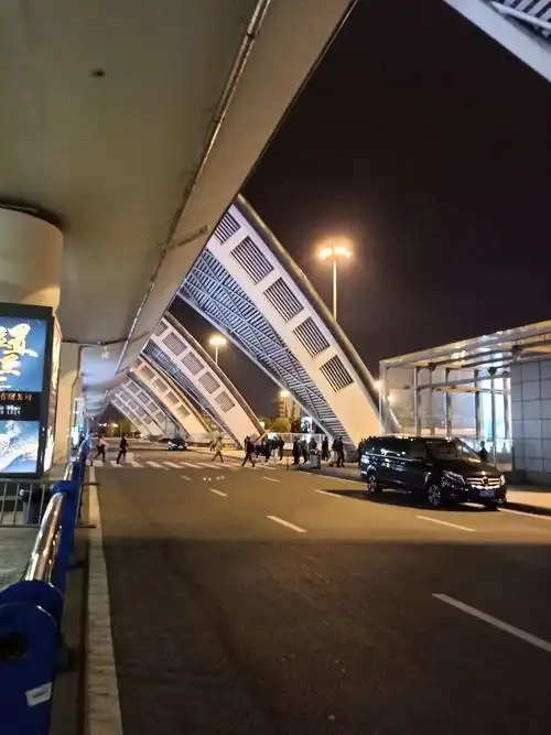 10月19日一10月24日到成都自由行游玩,晚上7点半到达成都双流机场.