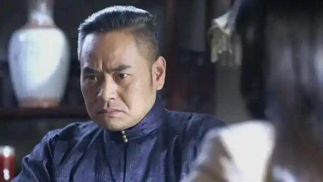 刀光枪影江泮特地提醒洪三爷这让洪三爷的心开始动摇了