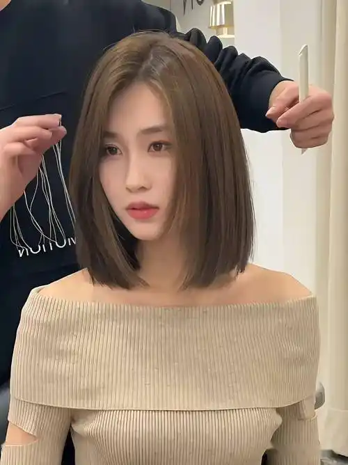 2024流行"c型卷"烫发,中长发留超级美!_发型_什么_侵权