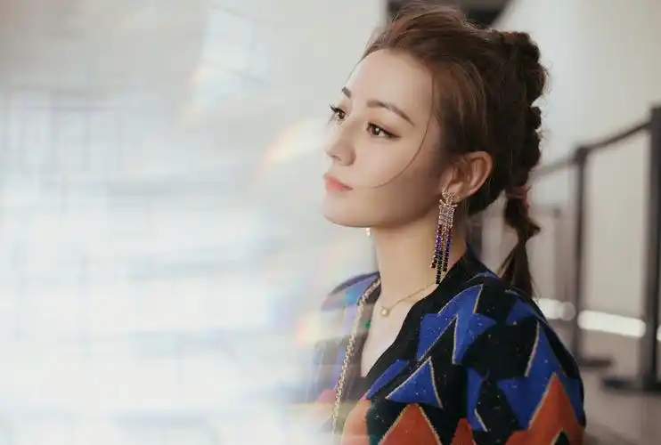 迪丽热巴有哪些美到发光的壁纸图片