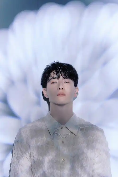 suho全新个人专辑回归在即,乐队音效和魅力歌唱令期待感大增!__凤凰网