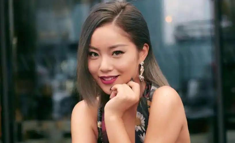 国内有哪些皮肤黑却很漂亮的女星?