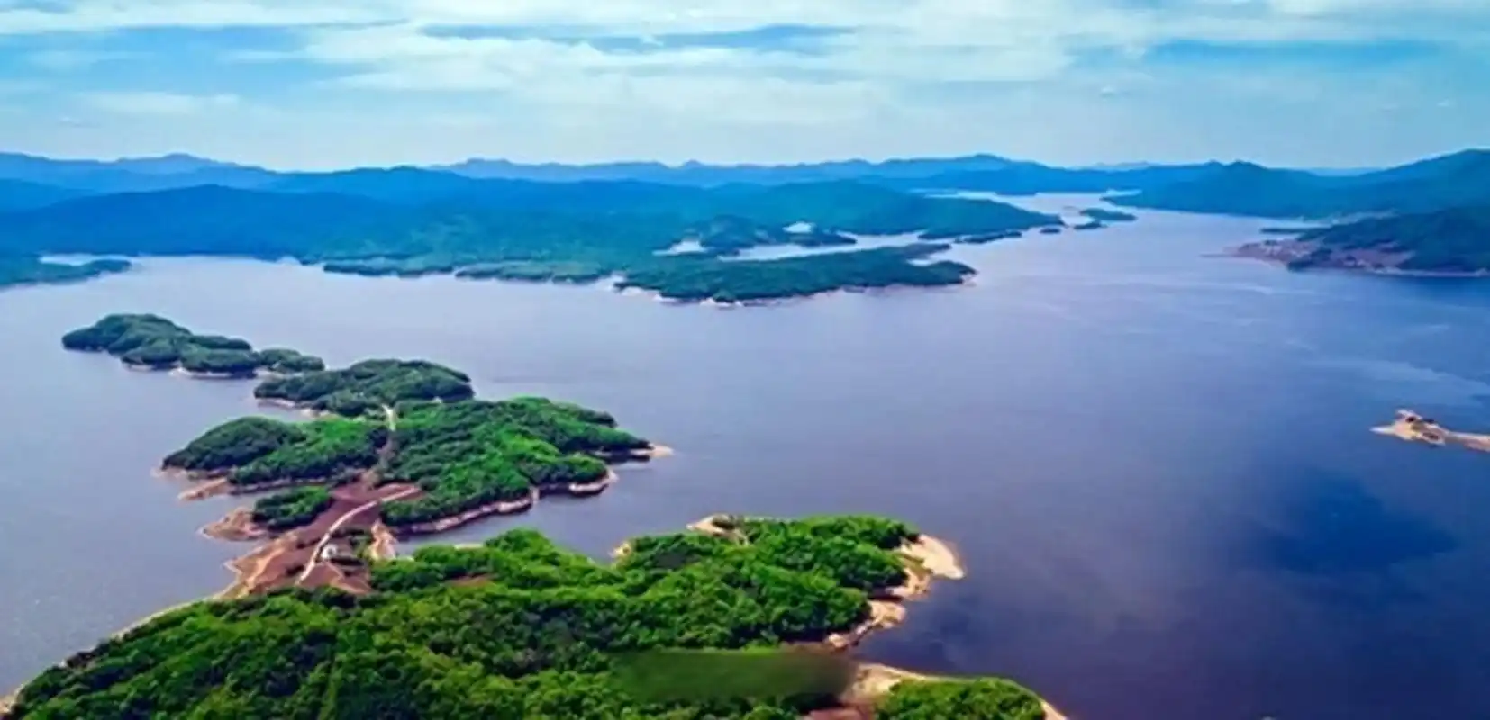 #吉林很美我在等你#【初夏松花湖:生态静美 飞鸟翔集】近日,在松花湖