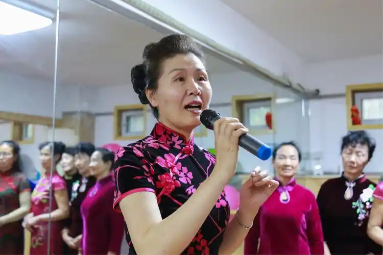 美丽女人花,雅致旗袍会,泉城公益培训开始了.