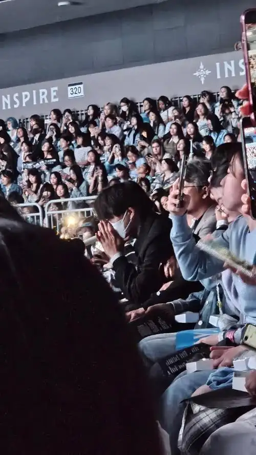 金钟仁吴世勋去了exo粉丝见面会