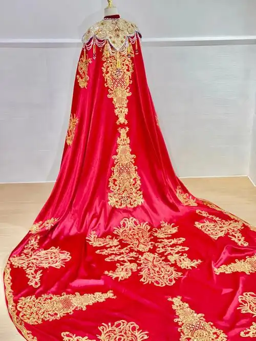 气场全开的中式拖尾秀禾服60直戳小7878